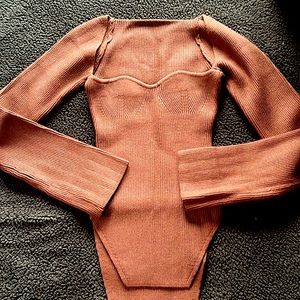 Blurred lines, sweater